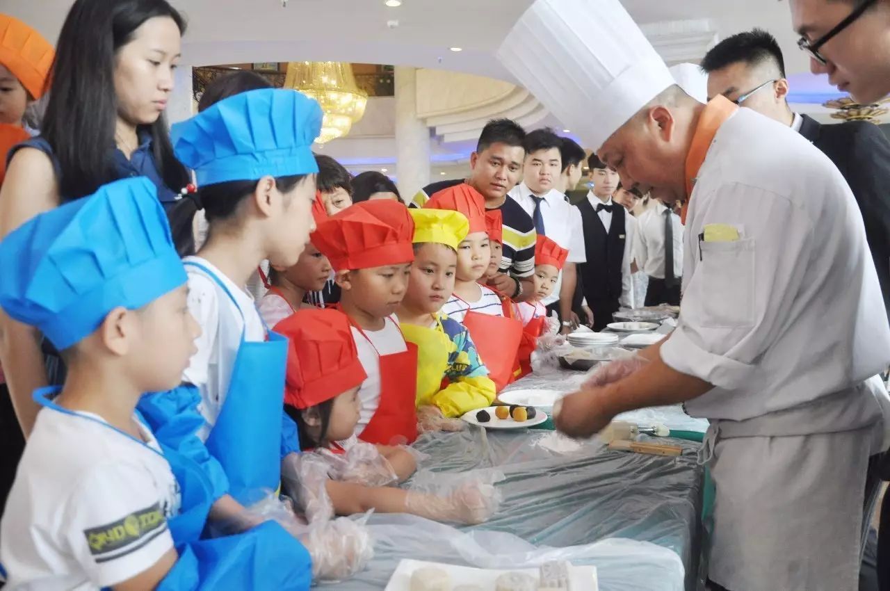 甜蜜時(shí)光 冰皮月餅親子DIY，小小廚藝家的成長印記